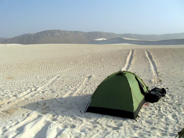Socotra Picture of the Day: Wild camping between sand dunes